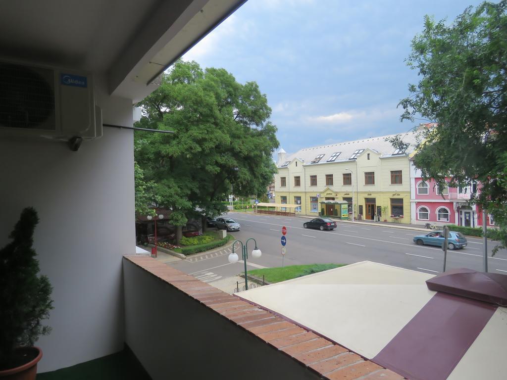 Szofi Apartman Hajduszoboszlo Exterior photo